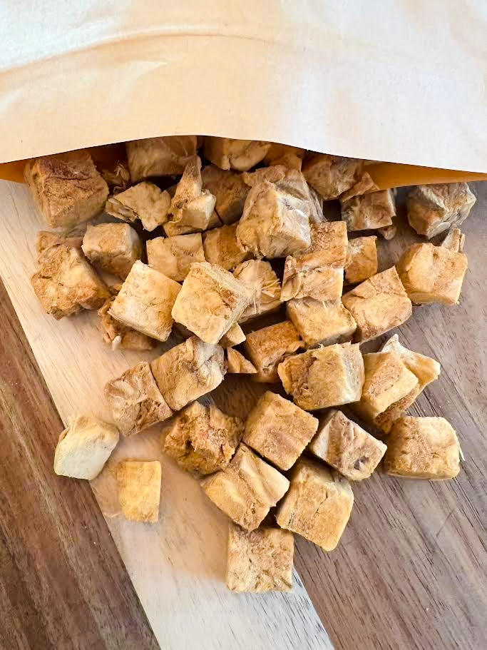 Freeze-Dried Salmon for Dogs – Single-Ingredient Omega-3 Rich Treat