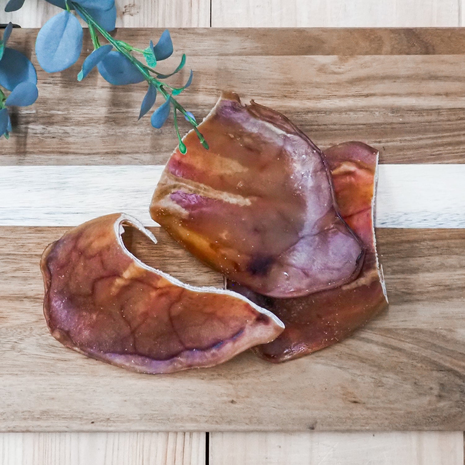 Pig ears dog chews, natural single-ingredient treat to satisfy chewing instincts.